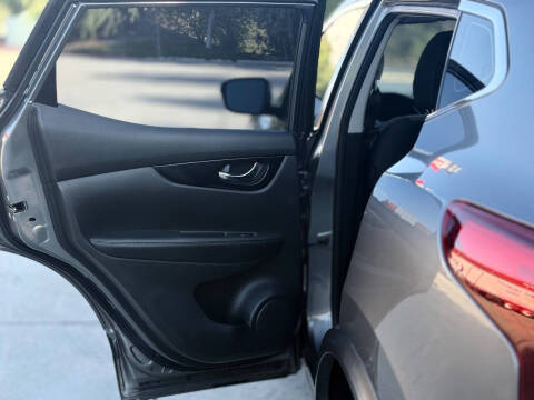 2017 Nissan Rogue Sport SV