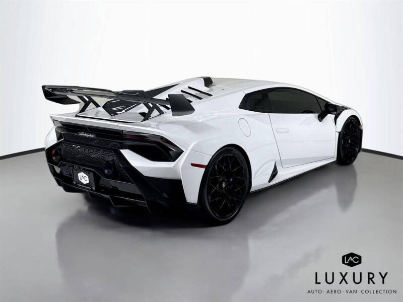 2021 Lamborghini Huracan STO