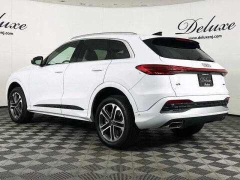 2025 Audi Q5 quattro Premium TFSI