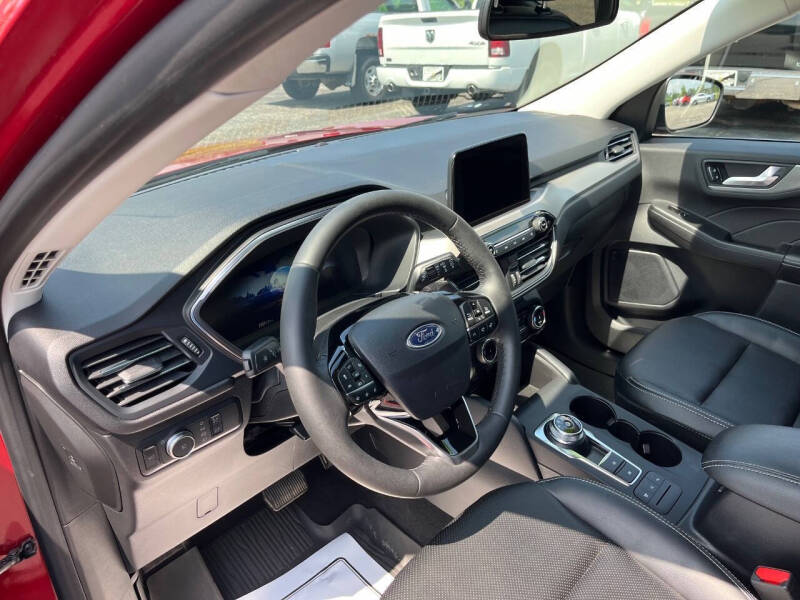 2022 Ford Escape Titanium