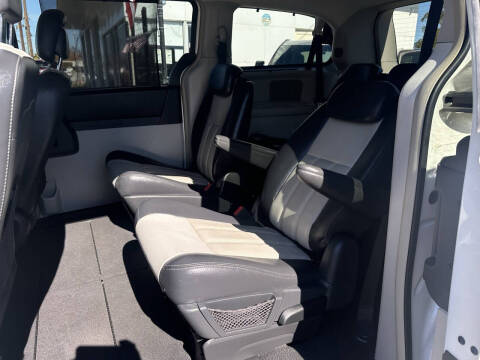 2010 Chrysler Town and Country Touring Plus