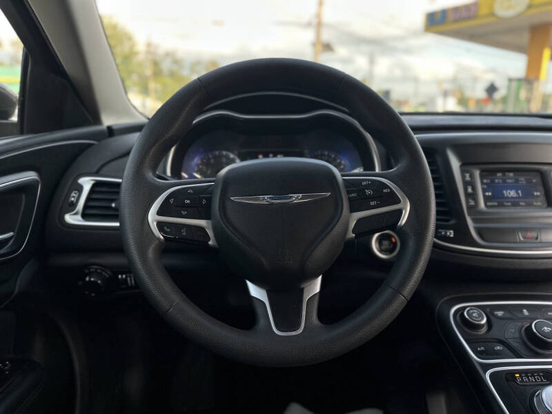2015 Chrysler 200 LX