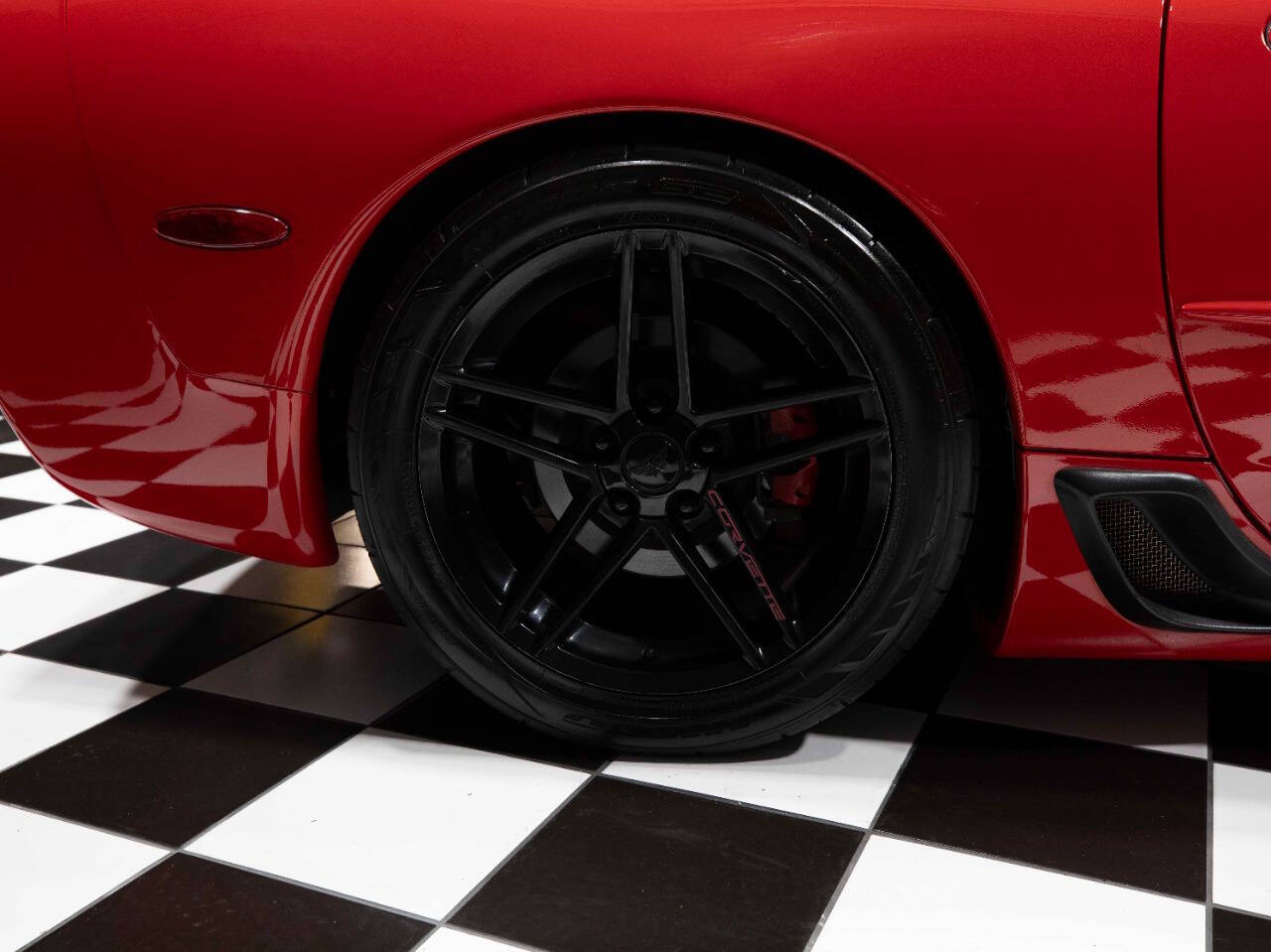 2004 Chevrolet Corvette 31