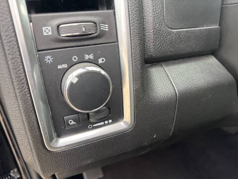 2024 RAM 1500 Classic SLT