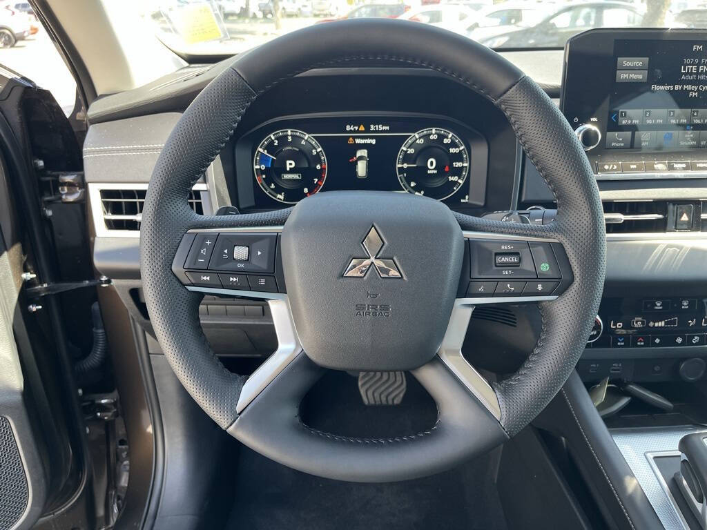 2024 Mitsubishi Outlander for sale at Axio Auto Boise in Boise, ID