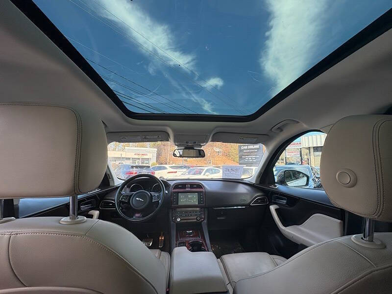 2017 Jaguar F-PACE 35t Prestige