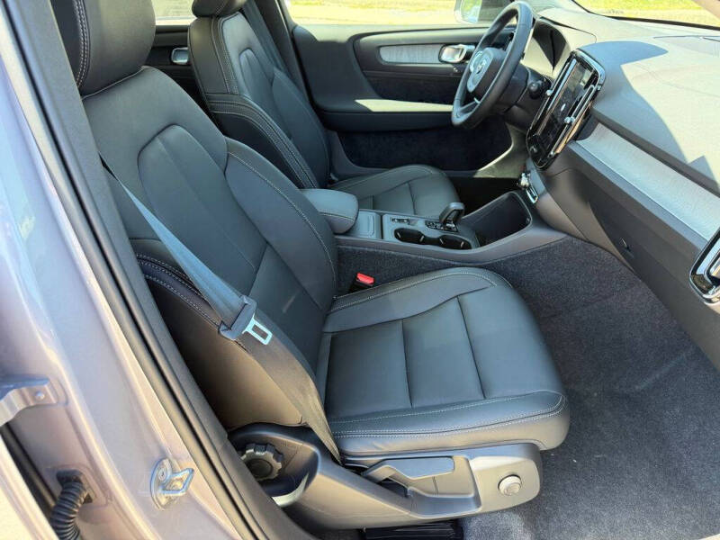 2026 Volvo XC40 B5 Core