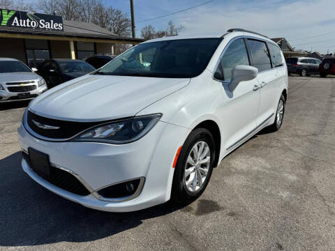 2017 Chrysler Pacifica for sale at speedy auto sales in Indianapolis IN