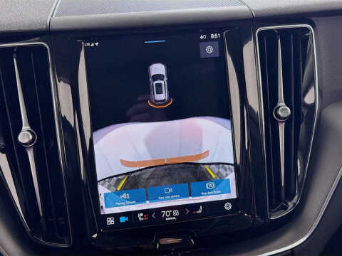 2024 Volvo XC60 B5 Core Dark Theme