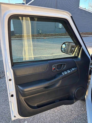 2003 Chevrolet S-10 LS