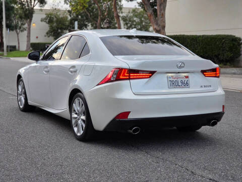 2016 Lexus IS 200t