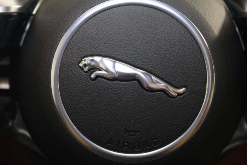 2024 Jaguar F-PACE SVR