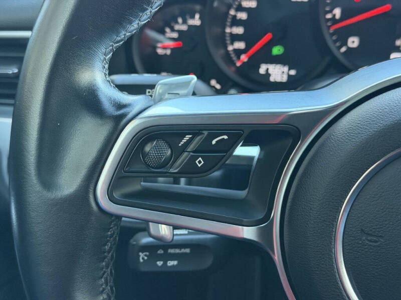 2017 Porsche 911 Carrera