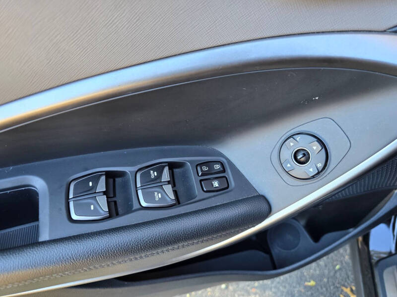 2017 Hyundai Santa Fe Limited Ultimate