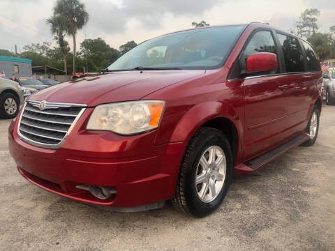 2008 Chrysler Town and Country for sale at EXECUTIVE CAR SALES LLC in North Fort Myers FL