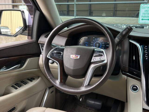 2017 Cadillac Escalade Standard