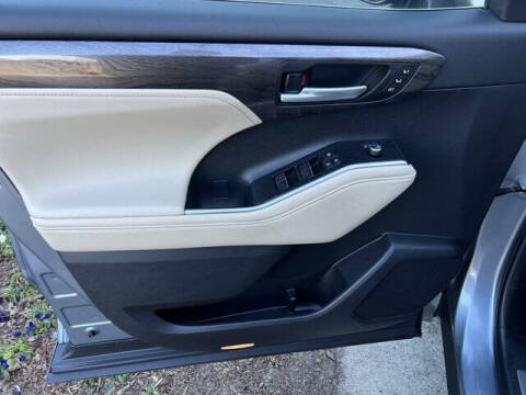 2023 Toyota Highlander Hybrid Limited