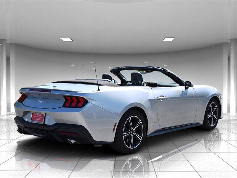 2024 Ford Mustang 5