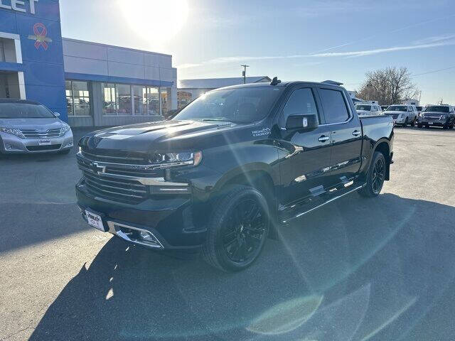 Used 2021 Chevrolet Silverado 1500 High Country with VIN 1GCUYHET0MZ259701 for sale in Finley, ND