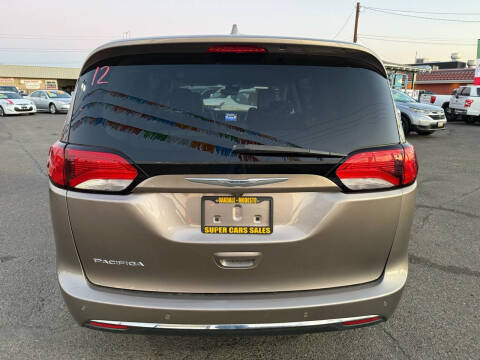 2017 Chrysler Pacifica Touring-L Plus