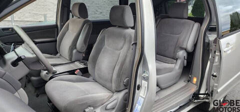 2004 Toyota Sienna LE 7 Passenger