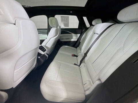 2024 Cadillac LYRIQ Luxury 1