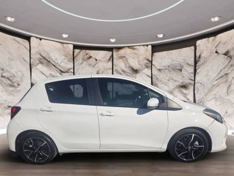 2016 Toyota Yaris 5-Door SE