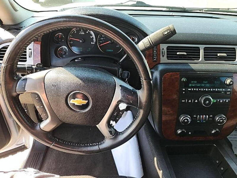 2011 Chevrolet Avalanche LS