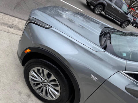 2025 Cadillac XT4 Premium Luxury