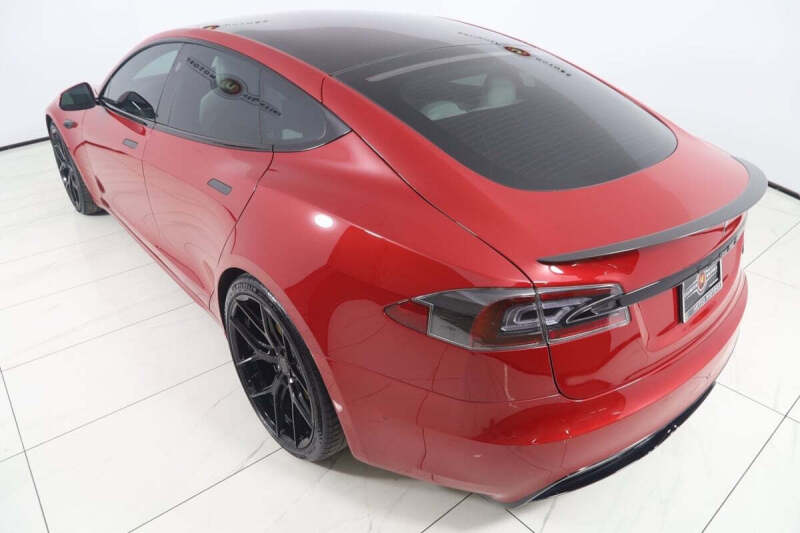 2022 Tesla Model S Plaid