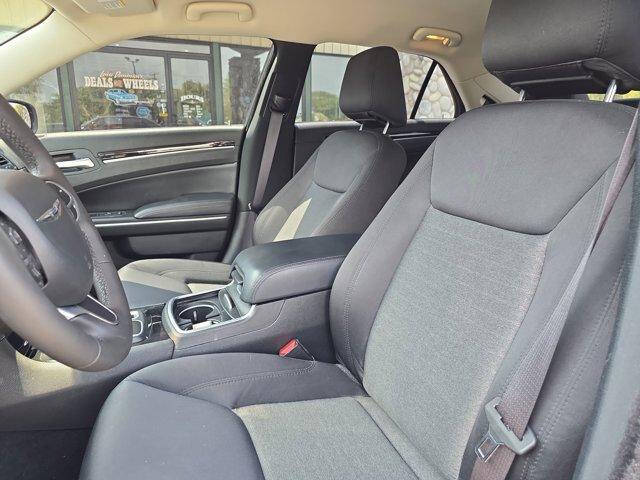 2023 Chrysler 300 Touring