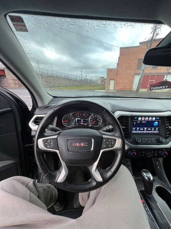 2017 GMC Acadia SLT-1