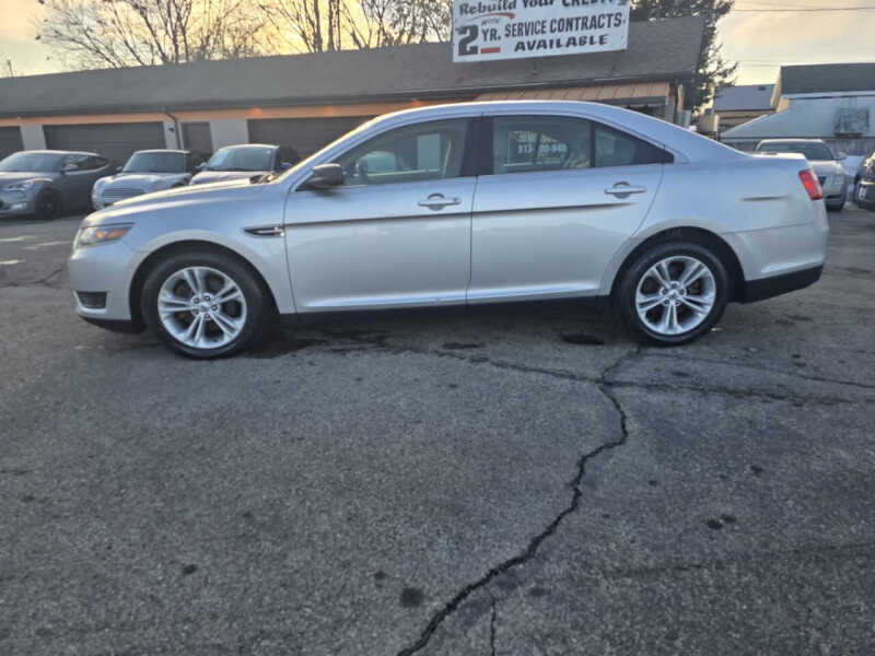 2016 Ford Taurus SE