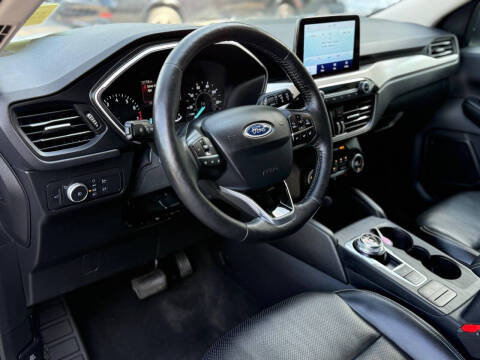 2020 Ford Escape SEL