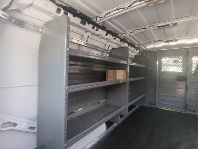 2025 Chevrolet Express 2500