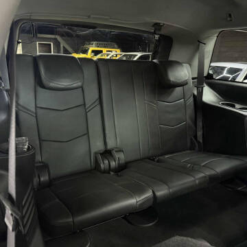 2017 Cadillac Escalade Luxury