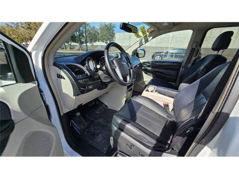 2015 Chrysler Town and Country Touring