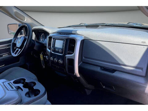 2016 RAM 1500 SLT