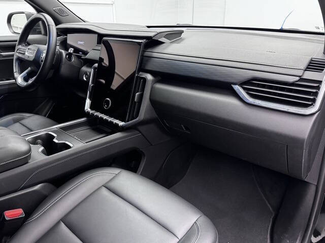 2024 GMC Acadia Elevation