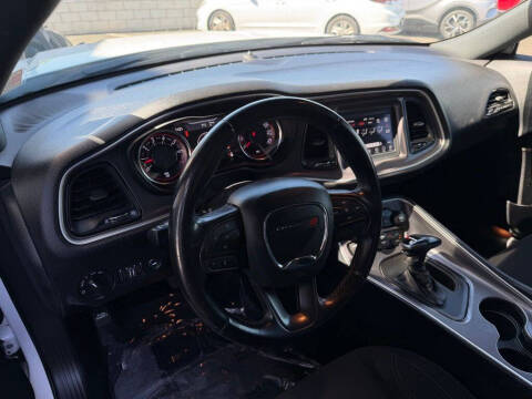 2021 Dodge Challenger SXT
