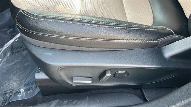 2021 Ford Escape Plug-In Hybrid Titanium