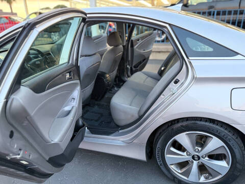 2013 Hyundai Sonata Hybrid