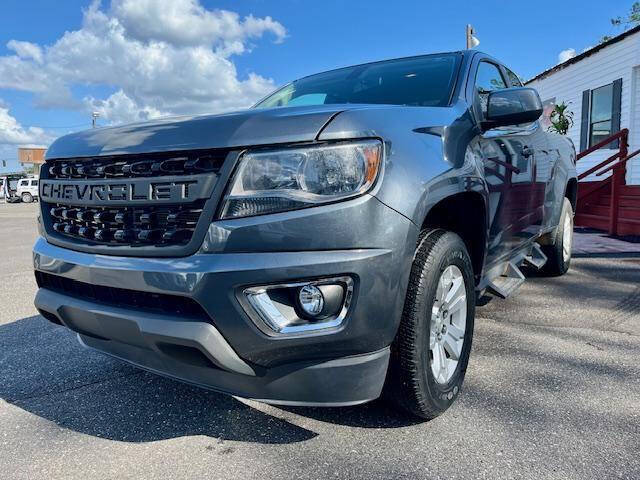 2017 Chevrolet Colorado LT photo 3