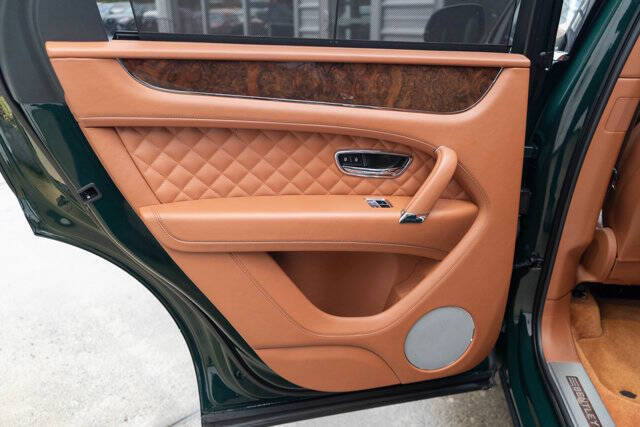 2017 Bentley Bentayga 29