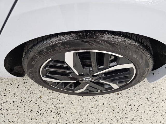 2023 Nissan Versa SR