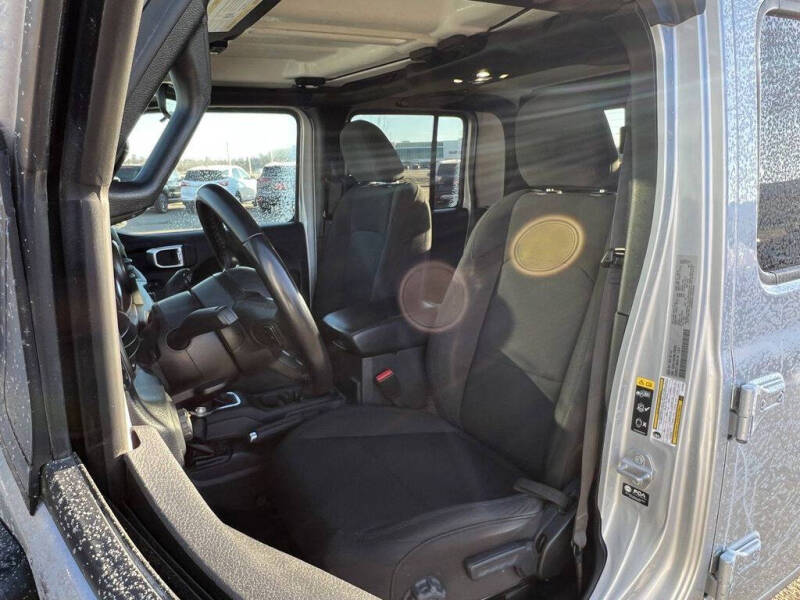 2022 Jeep Gladiator Sport