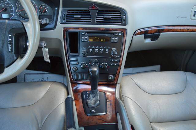 2005 Volvo XC70