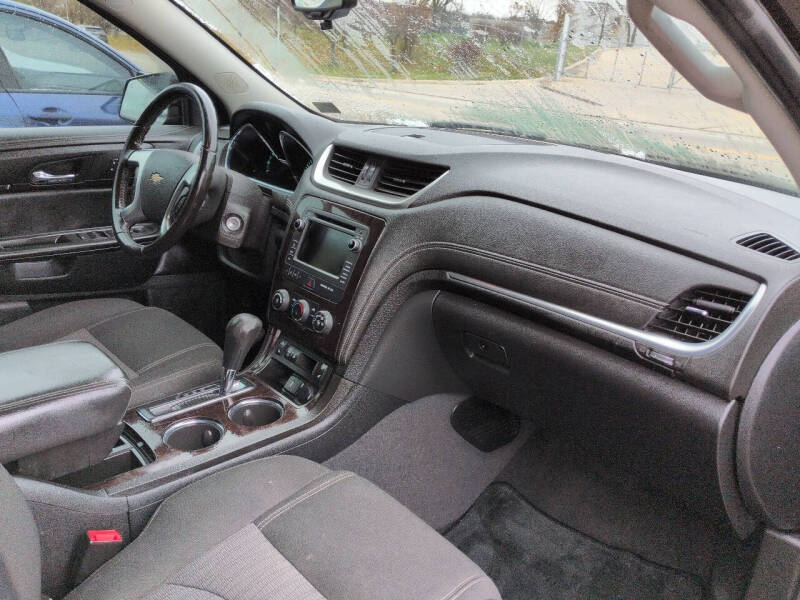 2017 Chevrolet Traverse LT