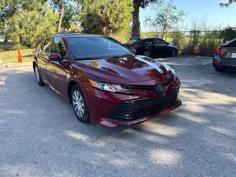 2020 Toyota Camry Hybrid LE