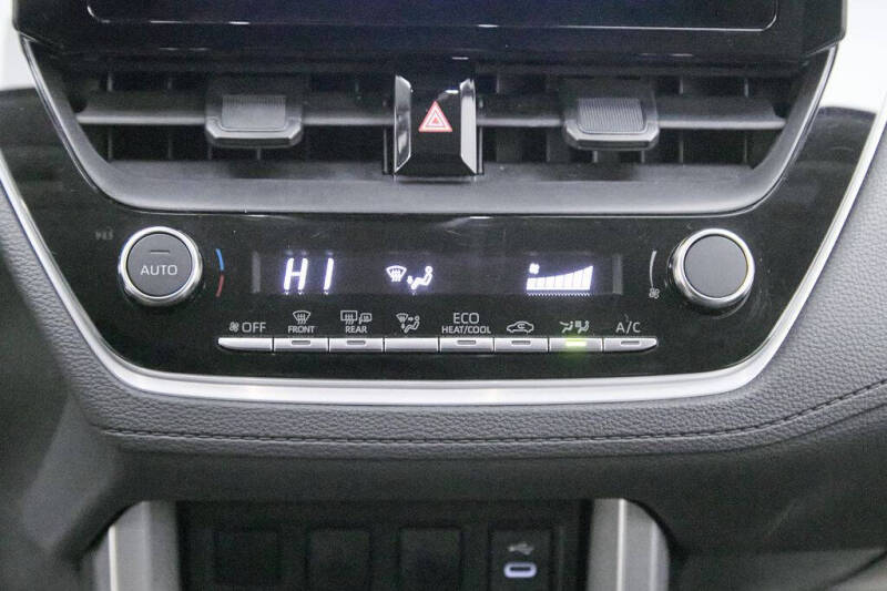 2025 Toyota Corolla Cross LE